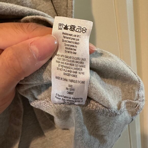 LIGHTLY USED SUPPLY AND DEMAND Mens T-shirt - Size M Medium - Picture 5 of 5